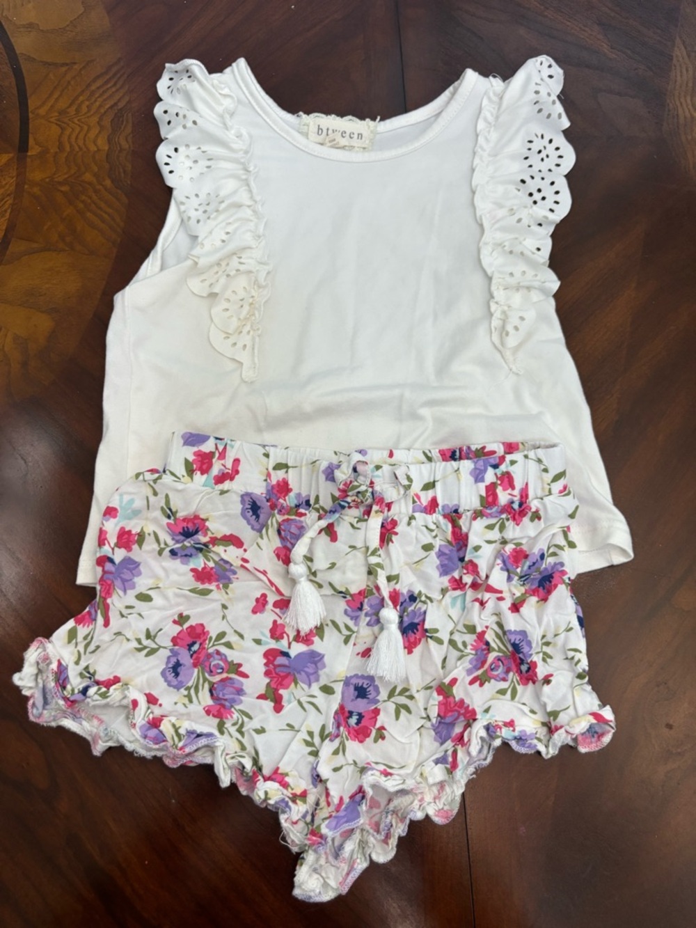 btween Cream Lace-Trim Sleeveless Top and shorts